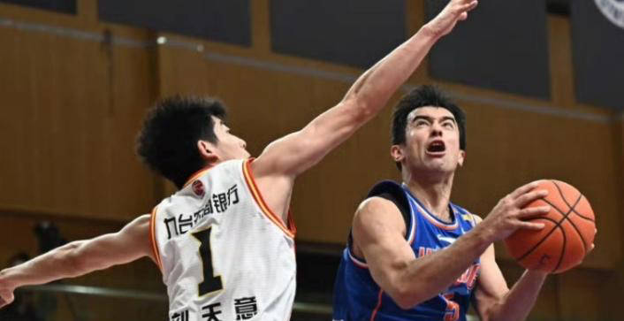 CBA新星(xīng)二代因(yīn)伤提前(qián)宣(xuān)佈(bù)退役,巅峰赛季场均20分(fēn)8助攻