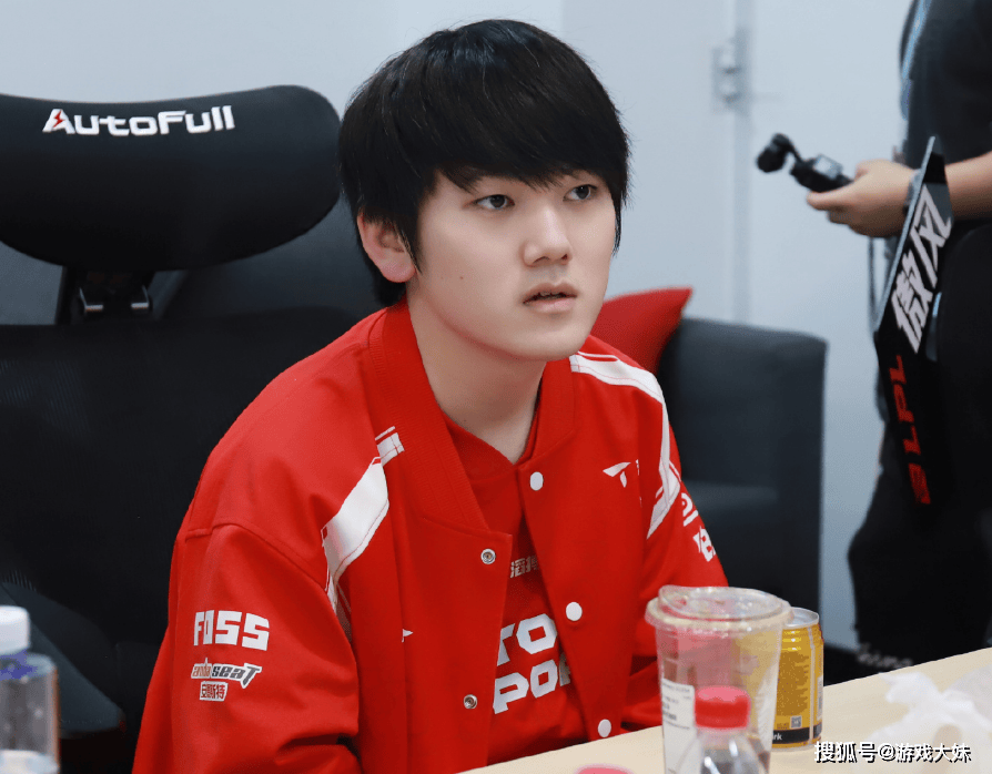 LPL第三赛段MVP次(cì)数,两人并列第一,AL中單(dān)至(zhì)今还是0次(cì)