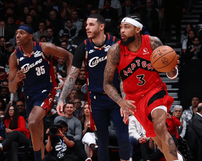 NBA最新排(pái)名！湖人丢西部第二，火箭稳住(zhù)第四，两队给勇士送(sòng)温煖(nuǎn)